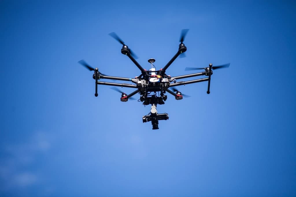 Esacottero professionale in volo
